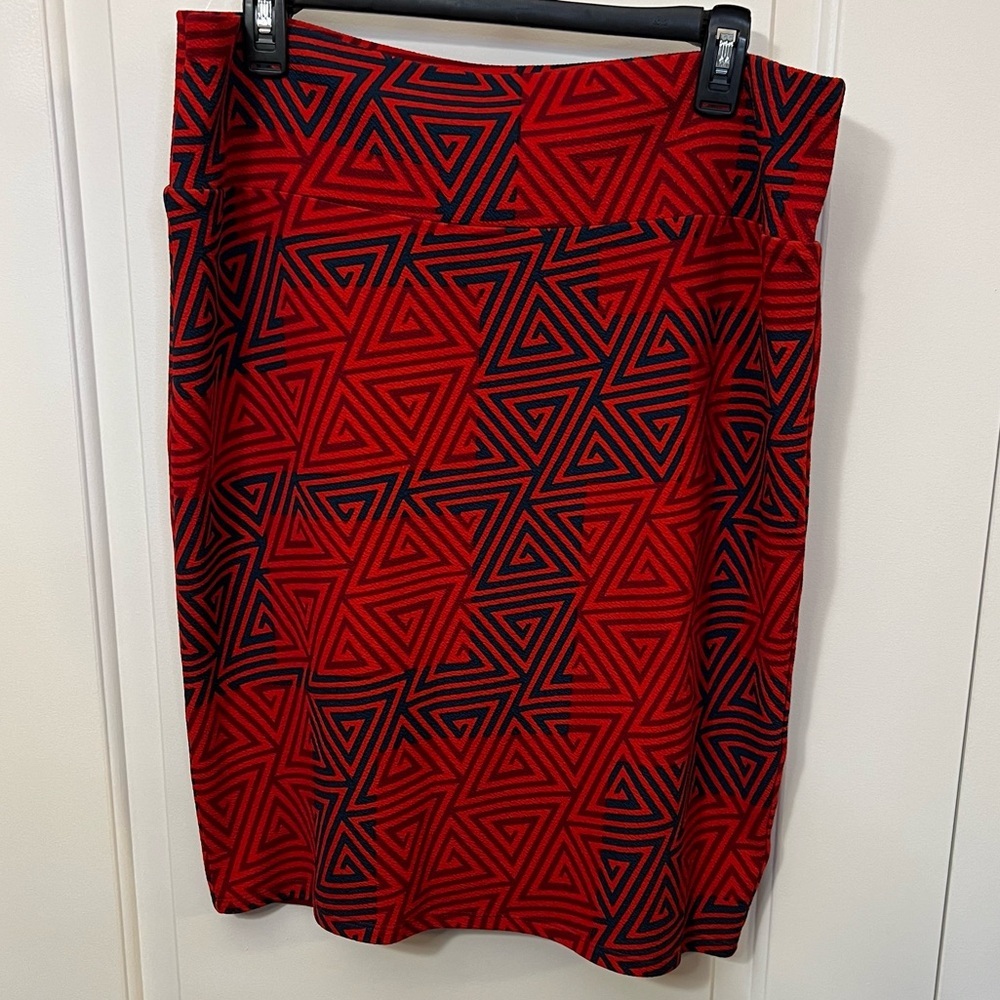 LuLaRoe abstract design simple skirt. Size XL